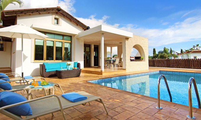 Ayia Thekla Villa | FELIZ - Bungalow de 2 camas en las afueras de Ayia Napa, a 5 minutos en coche del centro turístico