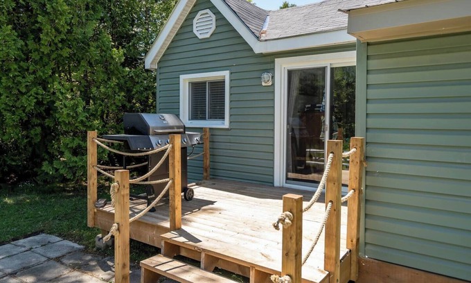 South Bruce Peninsula Cabaña | Merry Light Cove- Waterfront on Lake Huron & Sauna