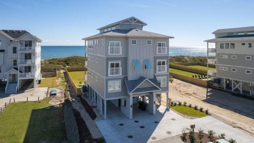 Hatteras Apartamento | MerSea Oceanfront 10 Bedroom Home