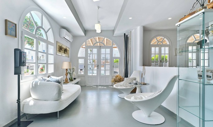 Naousa Casa | Mersina Exclusive