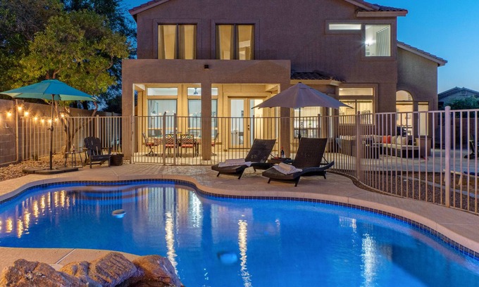 Las Sendas Casa | Mesa Lux: POOL w/Waterfall & Optional Heat, TVs All BRs, Game Room, Corn Hole