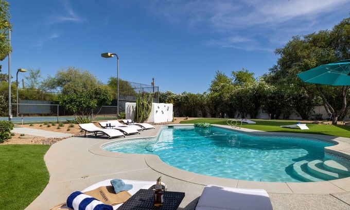 Central Scottsdale Villa | Mescal by Avantstay | Private Tennis Court, Basketball Court, and Golf Green