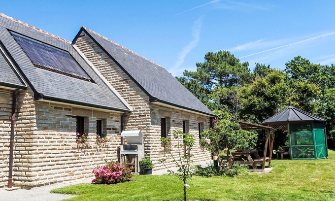 Fouesnant Casa | Mestrezec by Interhome