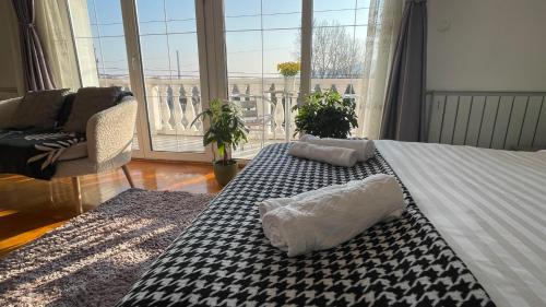 Aranyhegy-Uromhegy-Peterhegy Casa | Meszko Park House Budapest