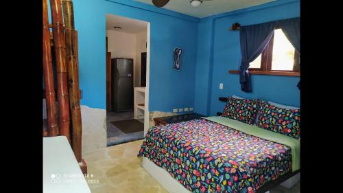 Cabarete Cabina | Method Living Tropical Edition 50024