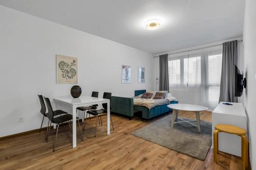 Gorce Apartamento | Metro Bemowo Comfort Studio by BookingHost
