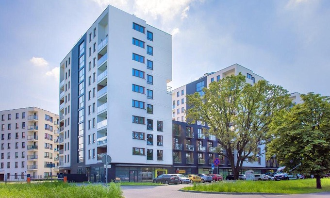 Bielany Apartamento | Metro Bielany Apartments with Parking by Noclegi Renters