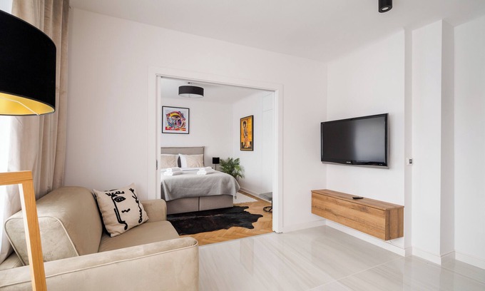 Muranow Apartamento | Metro Ratusz Arsenał Deluxe Apartment