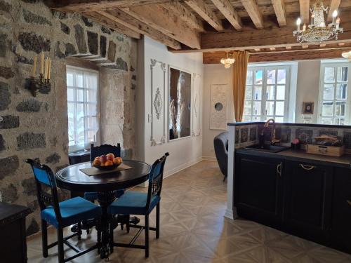 Le Puy-en-Velay Apartamento | Meublé de caractère La jeune fille à la perle