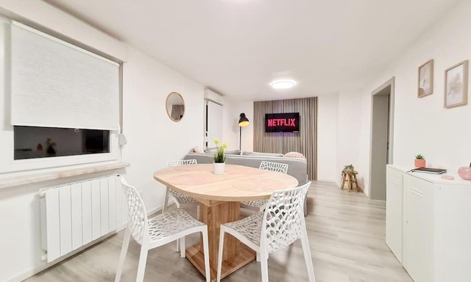 Haguenau Apartamento | Meublé Flora pour voyageur pro - Centre, calme - Wi-Fi