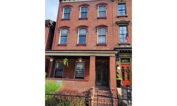 Wilkinsburg Casa | Mexican War Streets Junior Suite