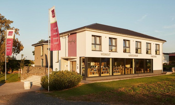 Flonheim Hotel | MEYERHOF - Bioweingut, Vinothek & Gästehaus