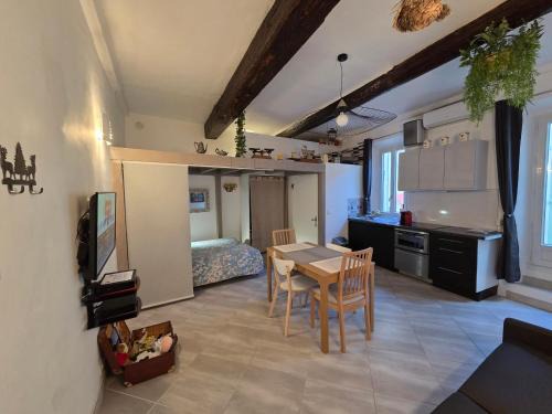 Le Suquet Apartamento | Meynadier 66 - Appartement Très Calme avec Cour Privative, Plage, Gare, Palais à 300m