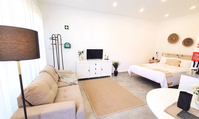 Praia da Vitoria Casa | MF Terceira - Superior Boutique Studio