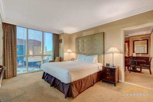 Las Vegas Casa | MGM Signature-17-801 1Br2Ba F1 Strip View Balcony