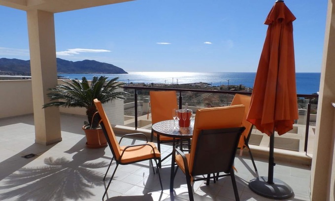 Los Puertos Apartamento | Apartamento de 2 dormitorios MH38 con hermosas vistas al mar, Mojon Hills