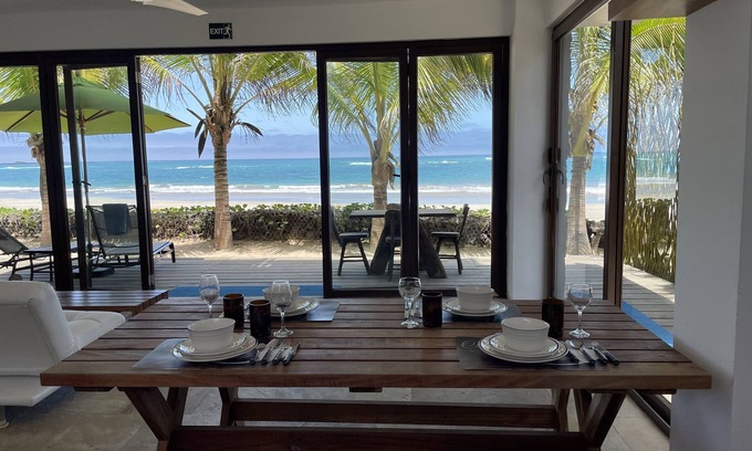 Puerto Villamil Hotel | Mi Playa Galapagos Beachfront