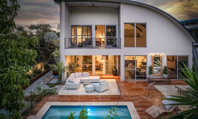Ocean Shores Casa | Mia Beach Villa Relaunch - Luxury Meets Relaxation