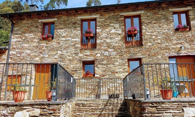 San Tirso de Abres Casa | Mialma Summary: This