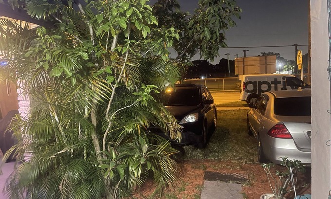 North Miami Hotel | Miami Vibes Hostel-Like Shared Room