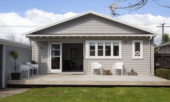 New Plymouth Cabaña | MICHELIA FIGO COTTAGE