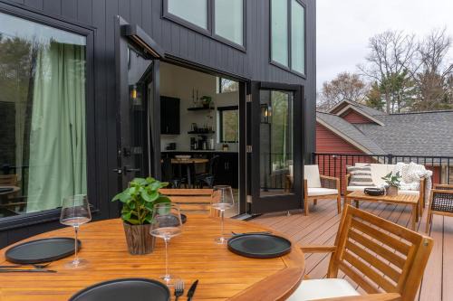 Saugatuck Casa | Michigan Mod Walk To Downtown