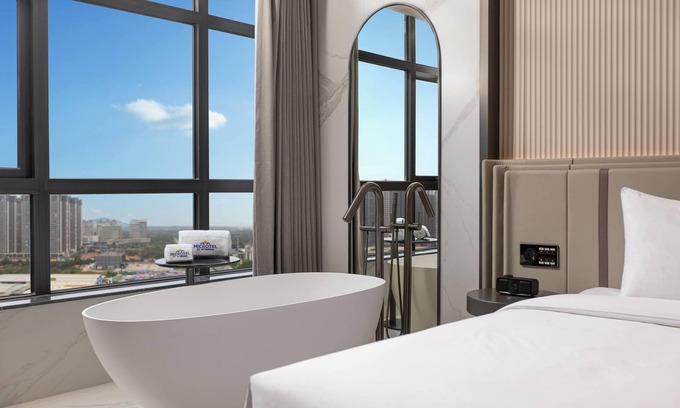 Maonan District Hotel | Microtel BY Wyndham Maoming Dianbai