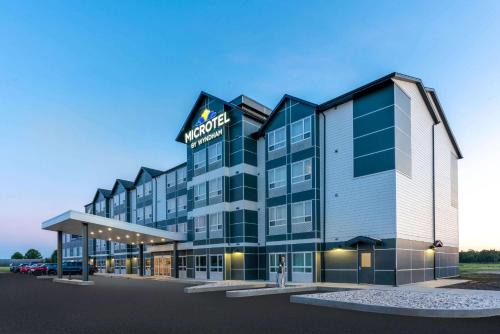 Portage La Prairie Hotel | Microtel Inn & Suites by Wyndham Portage La Prairie