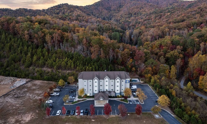 Sylva Hotel | Microtel Inn & Suites By Wyndham Sylva Dillsboro Area
