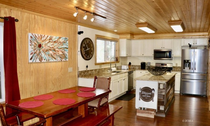 Duck Creek Village Cabina | Mid-Canyon Cabin near Bryce and Zion National Parks