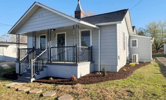 Danville Casa | Mid-Century Bungalow - 2 miles from Casino