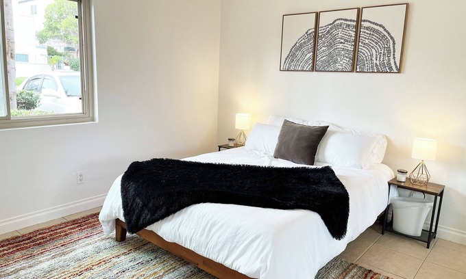 Imperial Beach Condominio | Mid-century condo in heart of Imperial Beach, minutes from the ocean