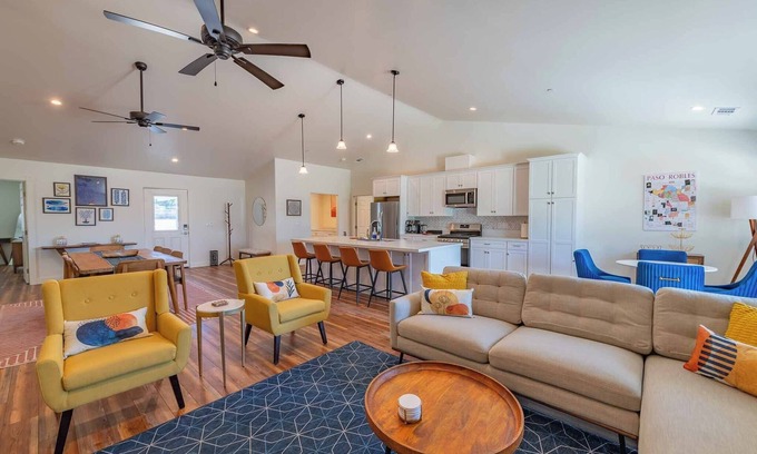 Paso Robles Casa | Mid-Century Mod Ranch in Wine Country!