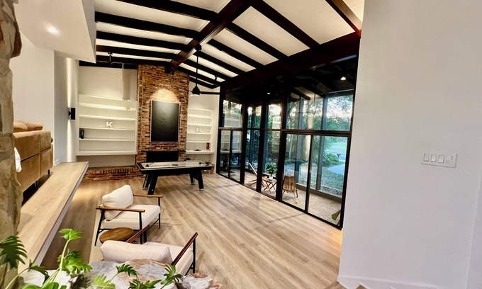 Longwood Casa | Mid Century Modern 3-bedroom house close to everything in Orlando