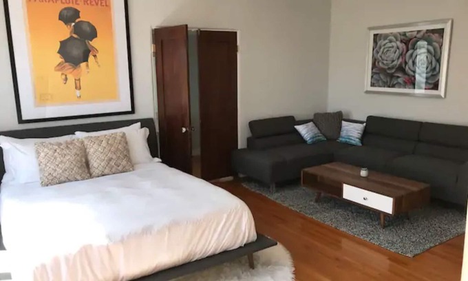 Fort MacArthur Apartamento | Mid Century Modern Beachside. Laundry. Parking