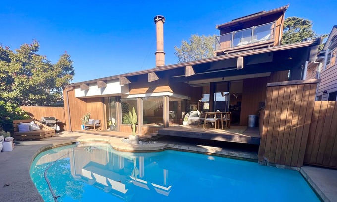 Mission Hills Casa | Mid-Century Modern Dream Home with Pool + Art