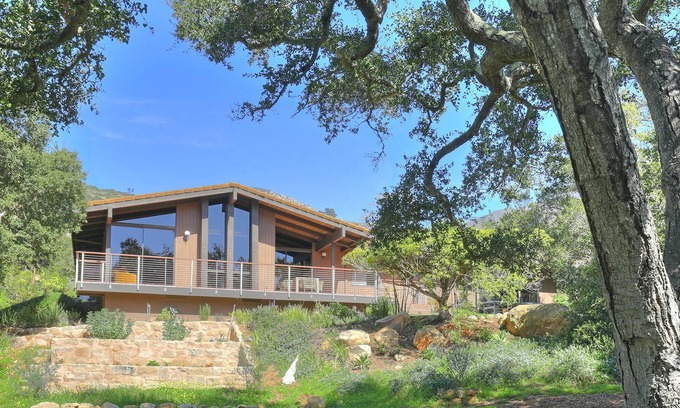 Montecito Casa | Mid Century Modern in Montecito