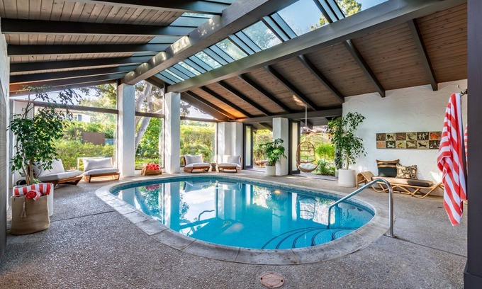 Montecito Casa | Mid-Century Modern Montecito Escape