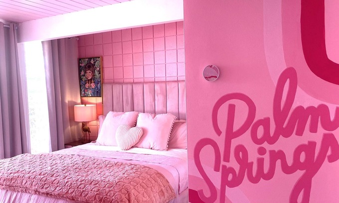Deepwell Estates Casa | Mid Century Modern Barbie bungalow in Historic Ocotillo Lodge