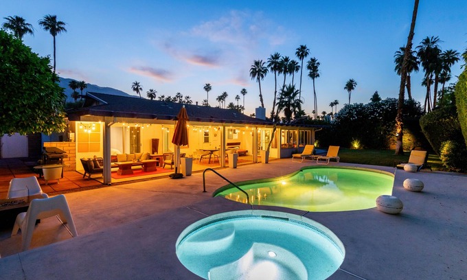 Sonora Sunrise Casa | Mid-Century Home | Mountain View | 5 Mins from Downtown
