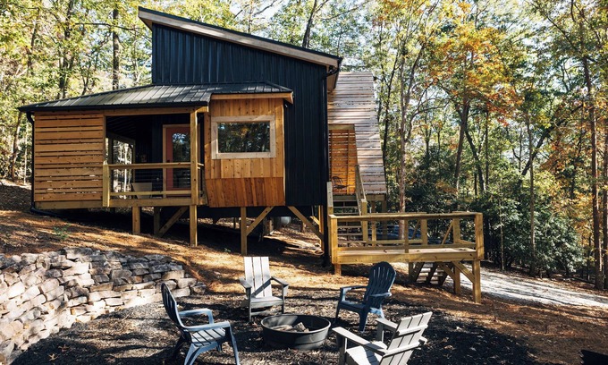 Dahlonega Cabina | Mid-Mod Tiny House in Dahlonega
