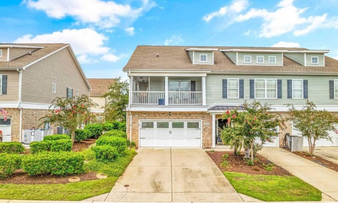 Carolina Forest Casa | Mid term rental for travel professionals or snowbirds. Pet-friendly!