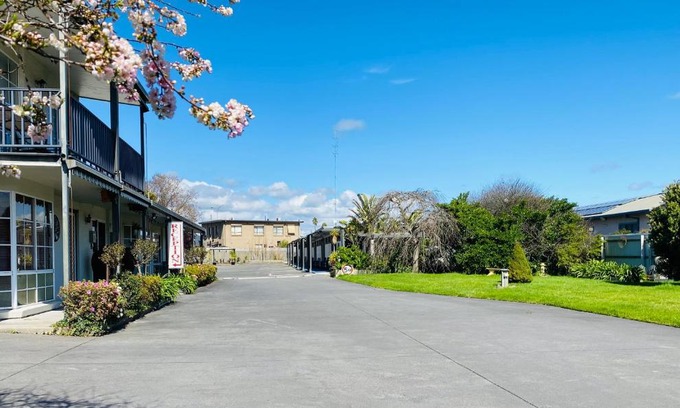 Morwell Hotel | Mid Valley Motel