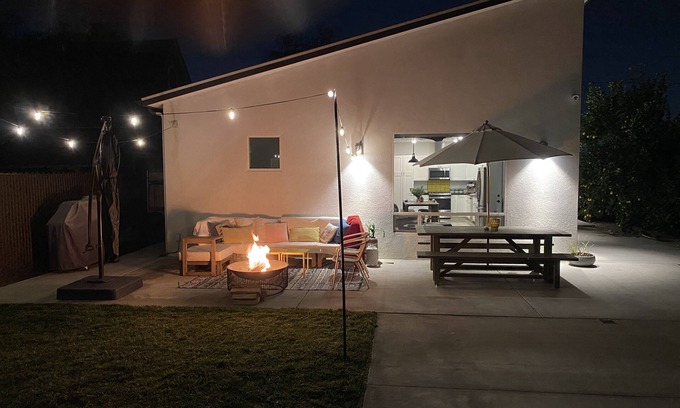 Redlands Casa | Midcentury Modern Beauty. Long Stay Discount. 5 minutes to Downtown. Love Pets!