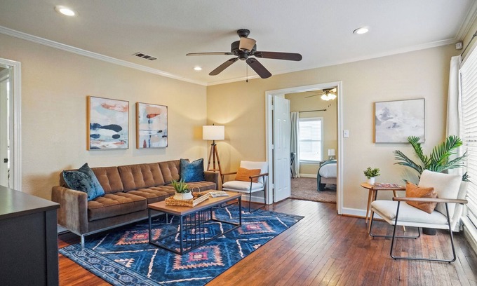 Fort Worth Casa | Midcentury Modern Home - Close to TCU/Dickies/Zoo!