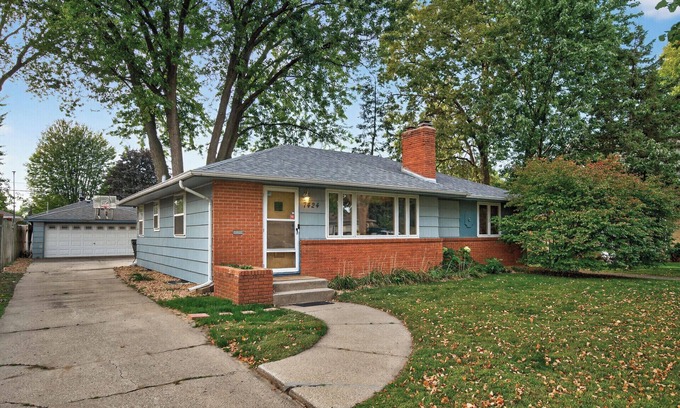 Richfield Casa | Midcentury Modern Home with Cinema Room