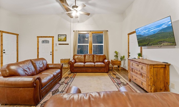 Columbia Falls Cabina | Middle Fork of Spotted Bear Retreat