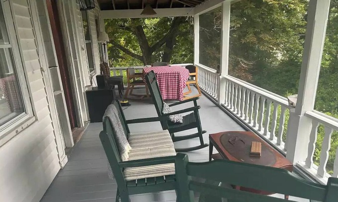 Stockton Springs Apartamento | Middle of Everywhere. 3 BR!