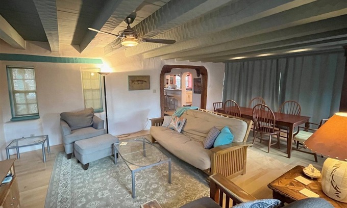 Taos Casa | Middle of Town Close to Everything