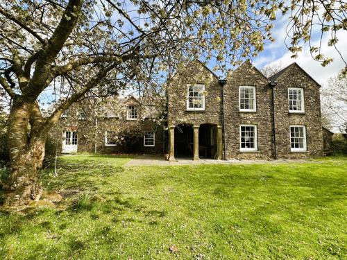 Kilgetty Casa | Middlelands - A stunning country house with beautiful gardens in rural Pembrokeshire yet close to coast